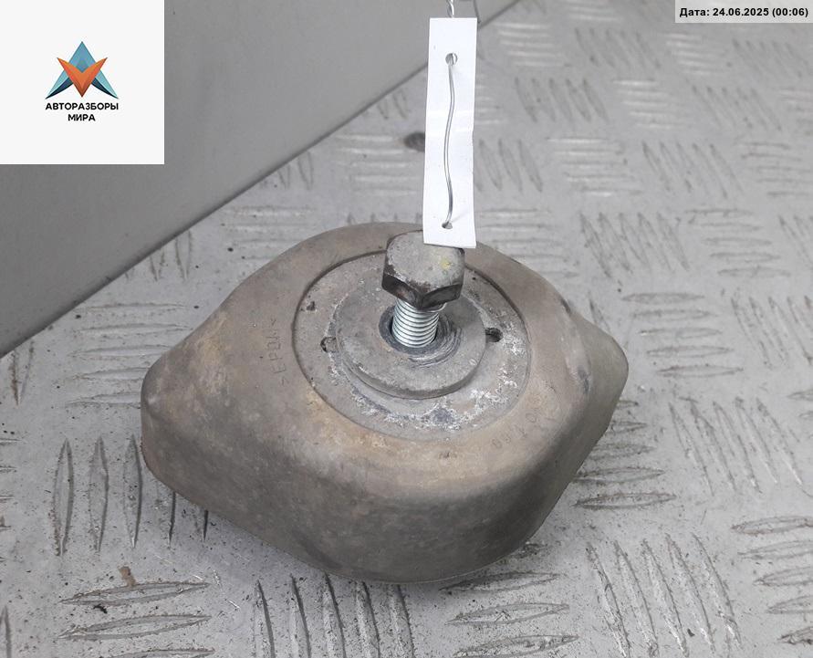 подушка крепления КПП Skoda Superb 1 поколение 2002, 1.8 л., бензин, МКПП, зелёный, седан - фото №1