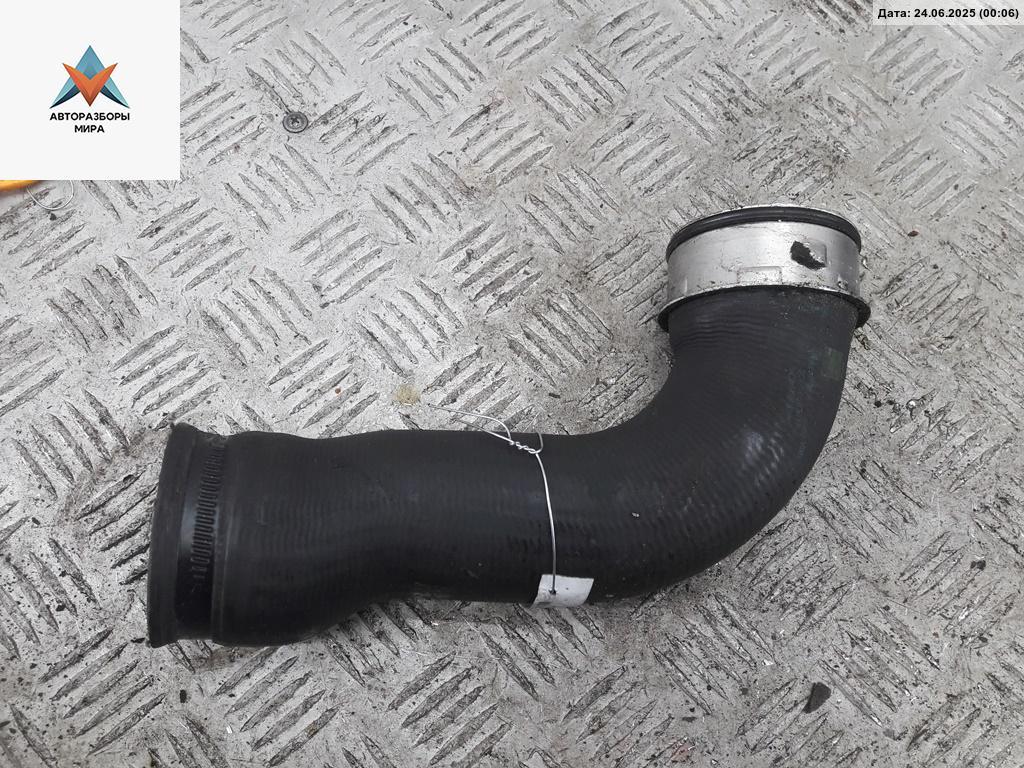 патрубок турбины Volkswagen Passat B6 2006, 2.0 л., бензин, 3C0145834K - фото №1