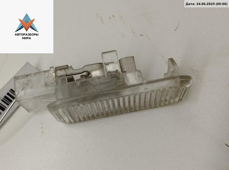 фонарь салона (плафон) Audi A6 4B/C5 1998, 1.8 л., бензин, МКПП, синий, седан, 4B0947415 - фото №1