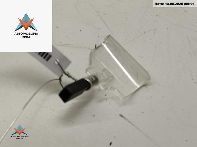 фонарь салона (плафон) Audi A6 4B/C5 1999, 2.4 л., бензин, АКПП, серый, седан, 4B0919063A - фото №1