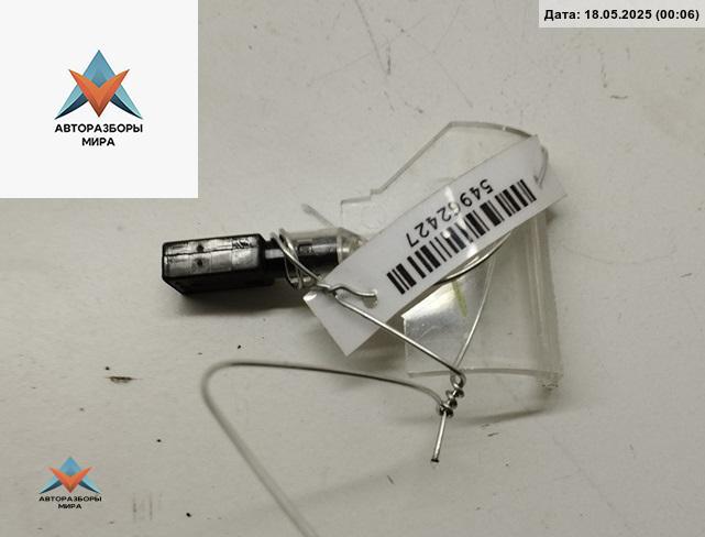 фонарь салона (плафон) Audi A6 4B/C5 1999, 2.4 л., бензин, АКПП, серый, седан, 4B0919063A - фото №1