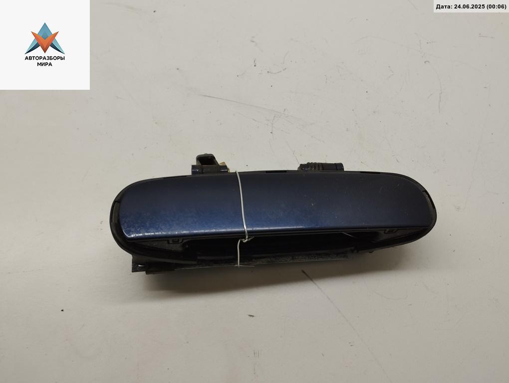 ручка наружная задняя правая Audi A6 4B/C5 1998, 1.8 л., бензин, МКПП, синий, седан, 4B2837886 - фото №1
