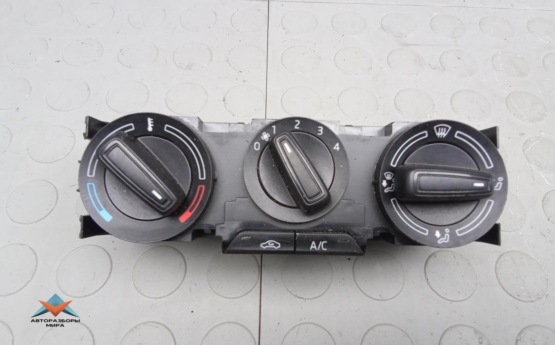 блок управления печки / климат-контроля Skoda Fabia 3 поколение (NJ) 2015, 1.4 л., дизель, МКПП, хетчбэк 5 дв., 6V0820045A - фото №1