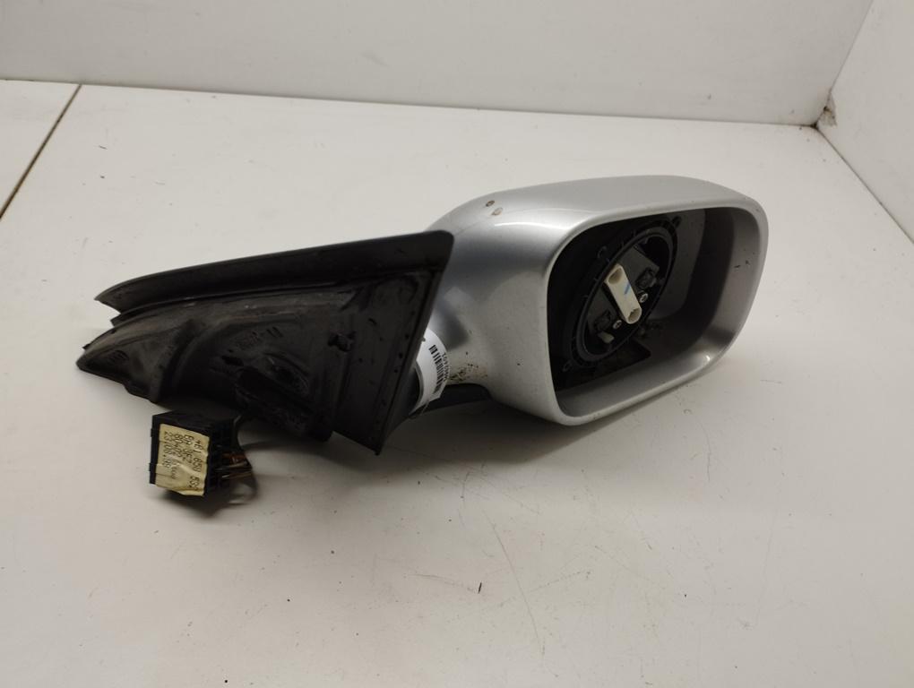 корпус зеркала наружного правого Audi A6 C5 1999, серый, седан, 4B1858532