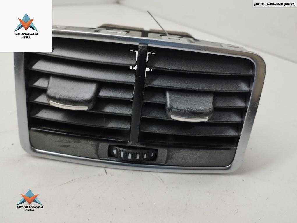дефлектор обдува салона Audi A6 4F/C6 2004, 3.2 л., бензин, АКПП, чёрный, седан, 4F0819203 - фото №1