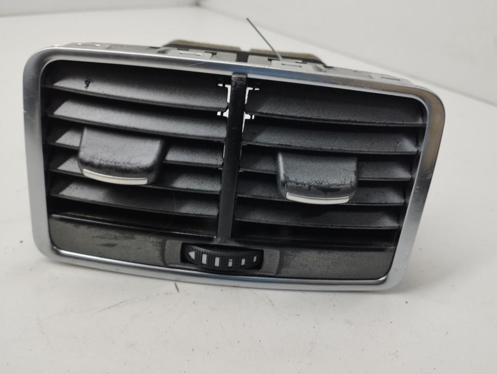 дефлектор обдува салона Audi A6 C6 2004, 3.2 л., бензин, АКПП, чёрный, седан, 4F0819203