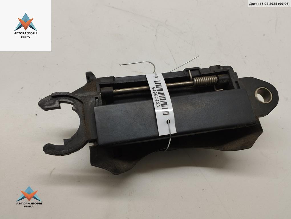 ручка наружная передняя правая Audi A4 B5 1995, 1.6 л., бензин, МКПП, красный, седан, 8D0837206A - фото №1