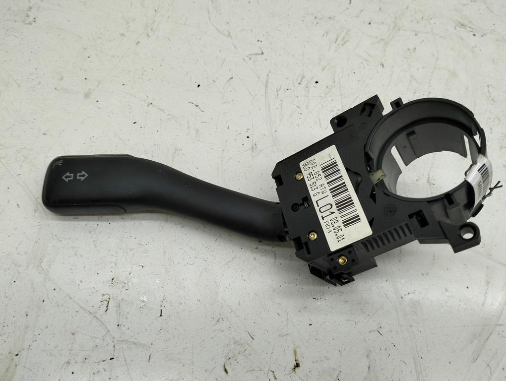 переключатель поворотов Volkswagen Passat B5+ (GP) 2001, 1.6 л., бензин, МКПП, синий, седан, 8L0953513G