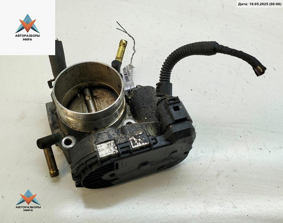 заслонка дроссельная Skoda Octavia mk1 (A4 1U) 2003, 2.0 л., бензин, МКПП, серый, универсал, 06A133062Q - фото №1