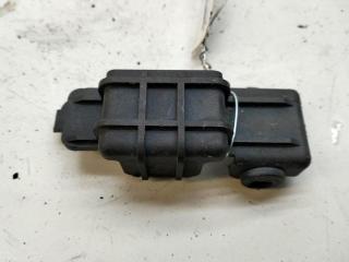 кронштейн радиатора Skoda Superb 1 поколение 2002, 1.8 л., бензин, МКПП, зелёный, седан, 8D0260427