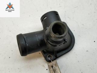 фланец (тройник) системы охлаждения Volkswagen Passat B5 1998, 1.6 л., бензин, МКПП, зелёный, универсал, 050121133J