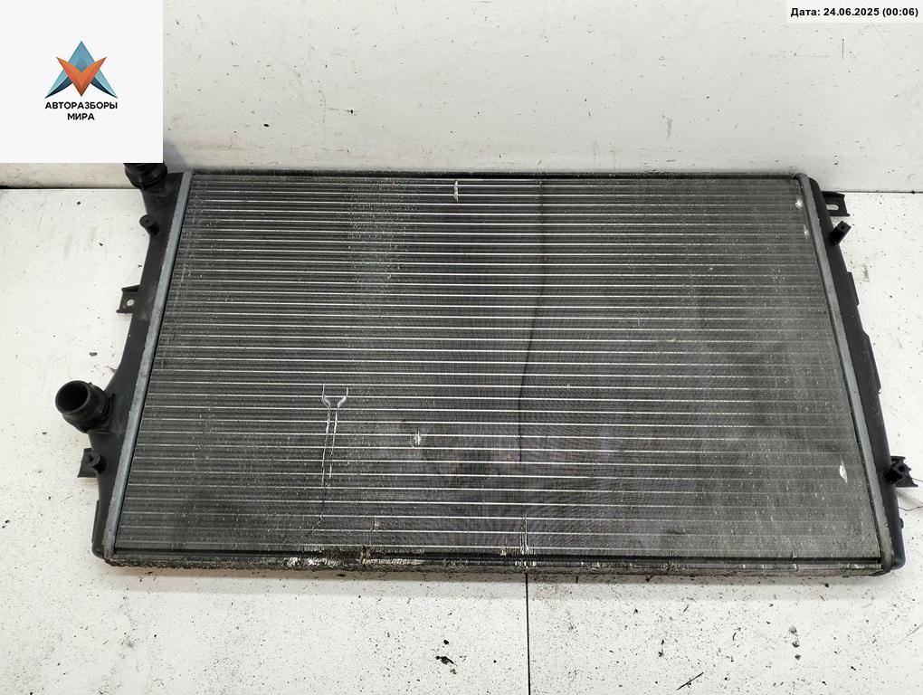 радиатор охлаждения Volkswagen Golf 5 поколение 2004, 1.9 л., дизель, МКПП, серый, хетчбэк 5 дв., 1K01212533AA - фото №1