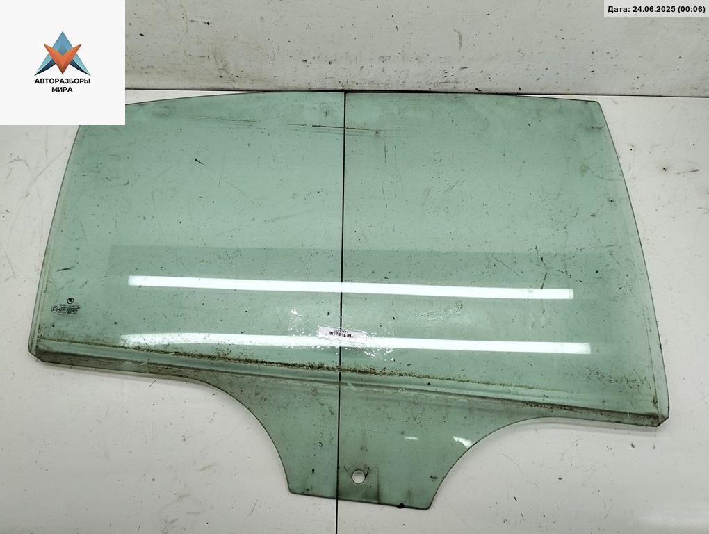 стекло двери задней правой Skoda Superb 1 поколение 2002, 1.8 л., бензин, МКПП, зелёный, седан, 43R-000922 - фото №1