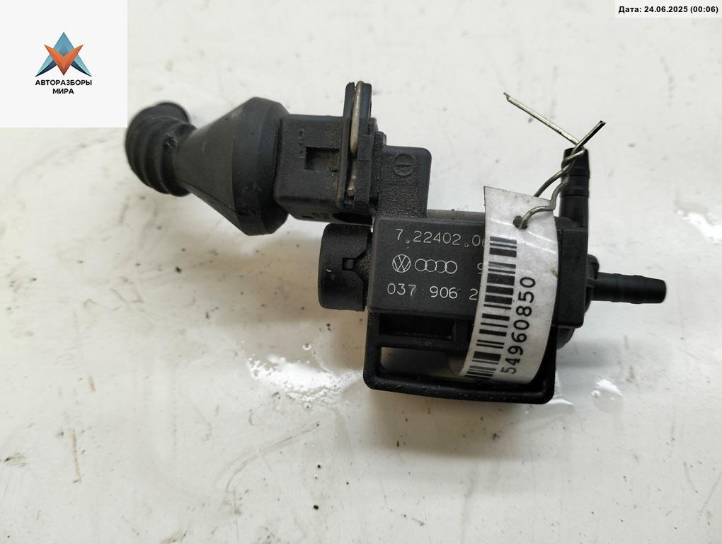 клапан управления турбиной (актуатор) Volkswagen Passat B5 1998, 1.6 л., бензин, МКПП, зелёный, универсал, 037906283A - фото №1