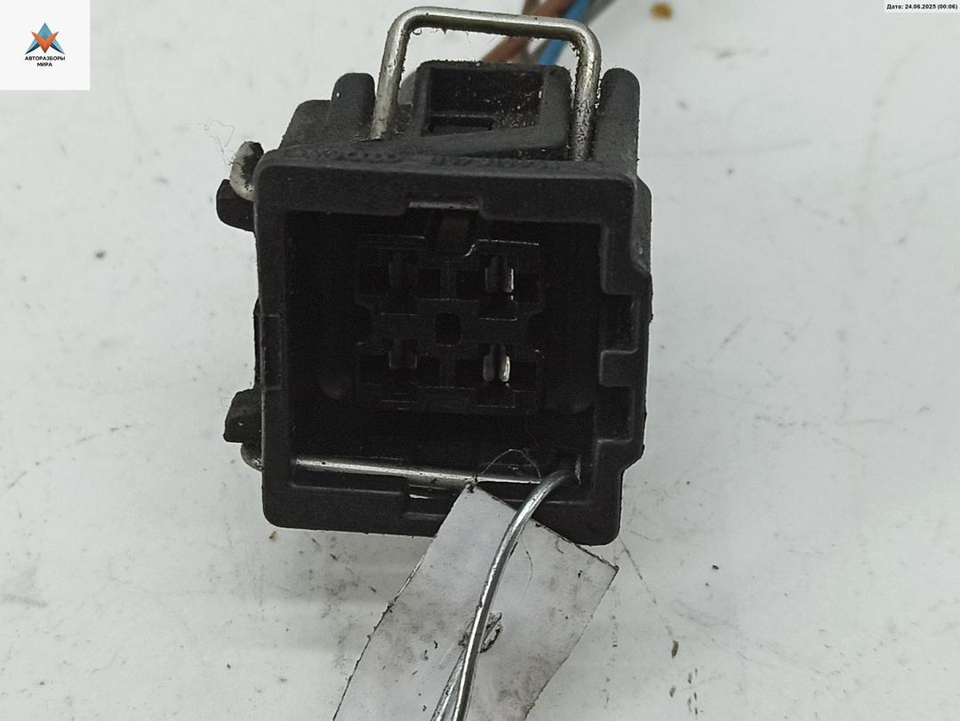 разъем (фишка) проводки Audi A4 B5 1996, 1.6 л., бензин, АКПП, серый, седан, 357919754 - фото №1