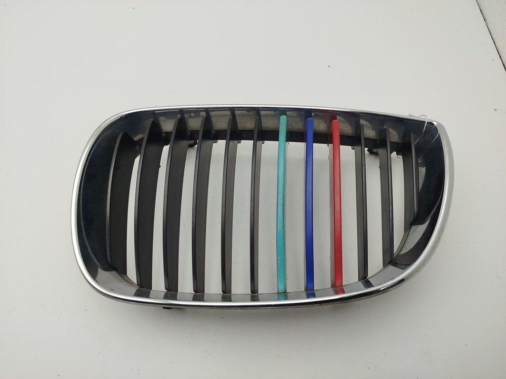 решетка радиатора BMW 1 E81/E87 2007, серый, хетчбэк 5 дв., 7077129