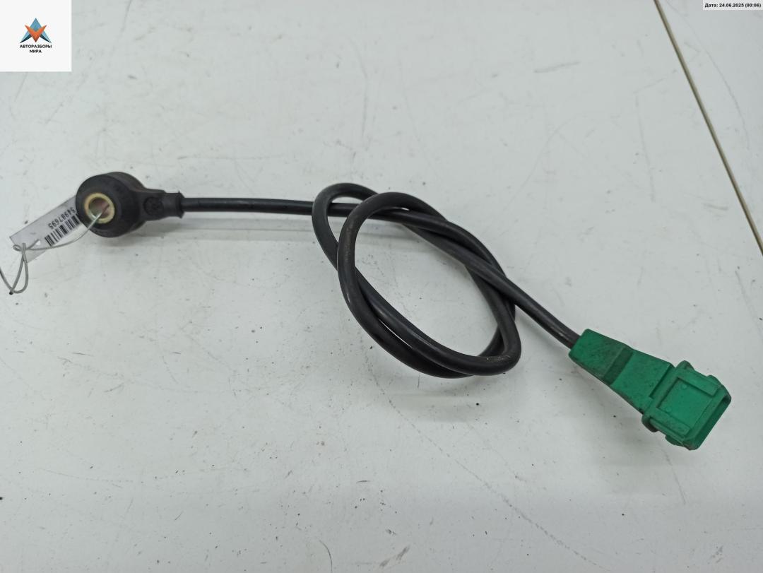 датчик детонации Audi A4 B5 1996, 1.6 л., бензин, АКПП, серый, седан, 054905377H - фото №1