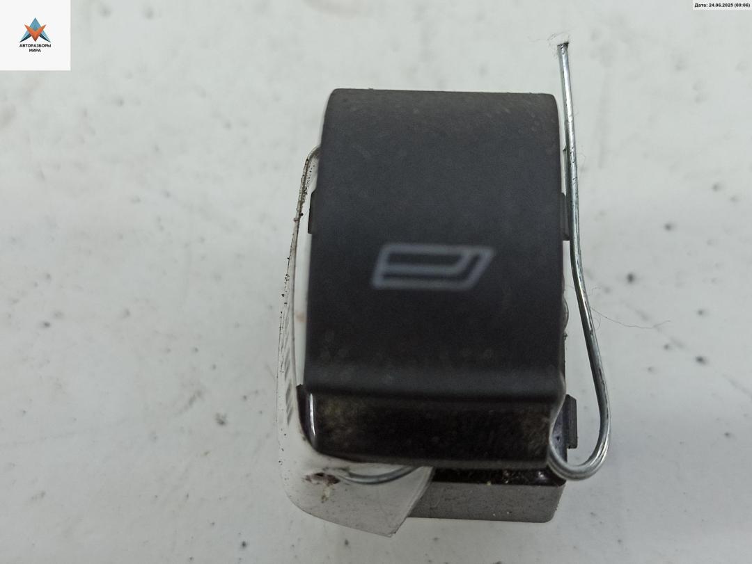 кнопка стеклоподъемника заднего левого Audi A6 4B/C5 1997, 1.8 л., Ti, бензин, МКПП, серый, седан, 4B0959855 - фото №1