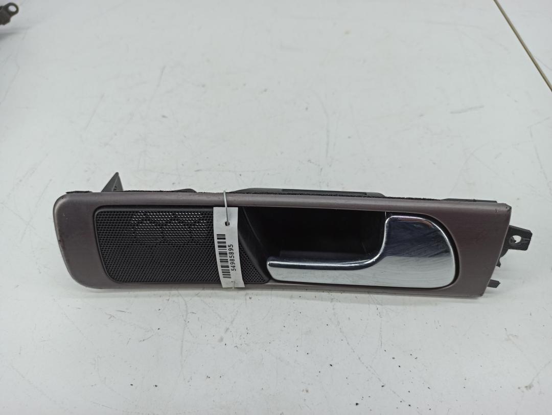 ручка внутренняя задняя правая Audi A6 4B/C5 1997, 1.8 л., Ti, бензин, МКПП, серый, седан, 4B0839020 - фото №1