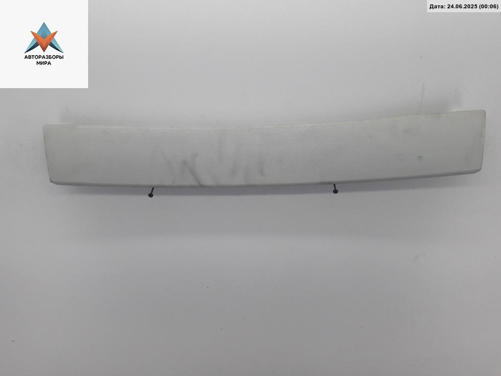 накладка двери (крышки) багажника Skoda Octavia mk1 (A4 1U) 2003, 2.0 л., бензин, МКПП, синий, универсал, 1U9867715 - фото №1