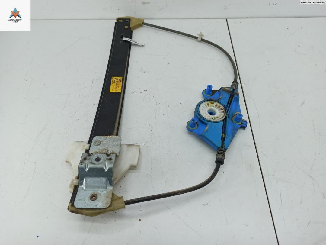 стеклоподъемник задний левый Audi A4 B7 2005, 2.0 л., бензин, МКПП, серый, универсал, 8E0839461B - фото №1