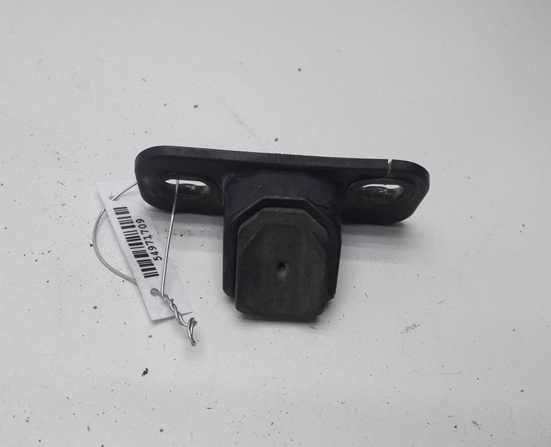 накладка двери (крышки) багажника Volkswagen Caddy 2005, 2.0 л., дизель, МКПП, белый, фургон, 2K0827679A