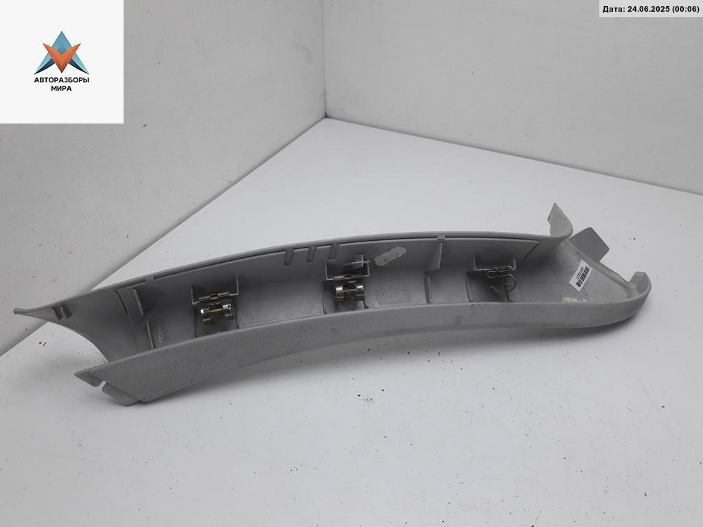 накладка двери (крышки) багажника Skoda Octavia mk1 (A4 1U) 2003, 2.0 л., бензин, МКПП, синий, универсал, 1U9867714 - фото №1