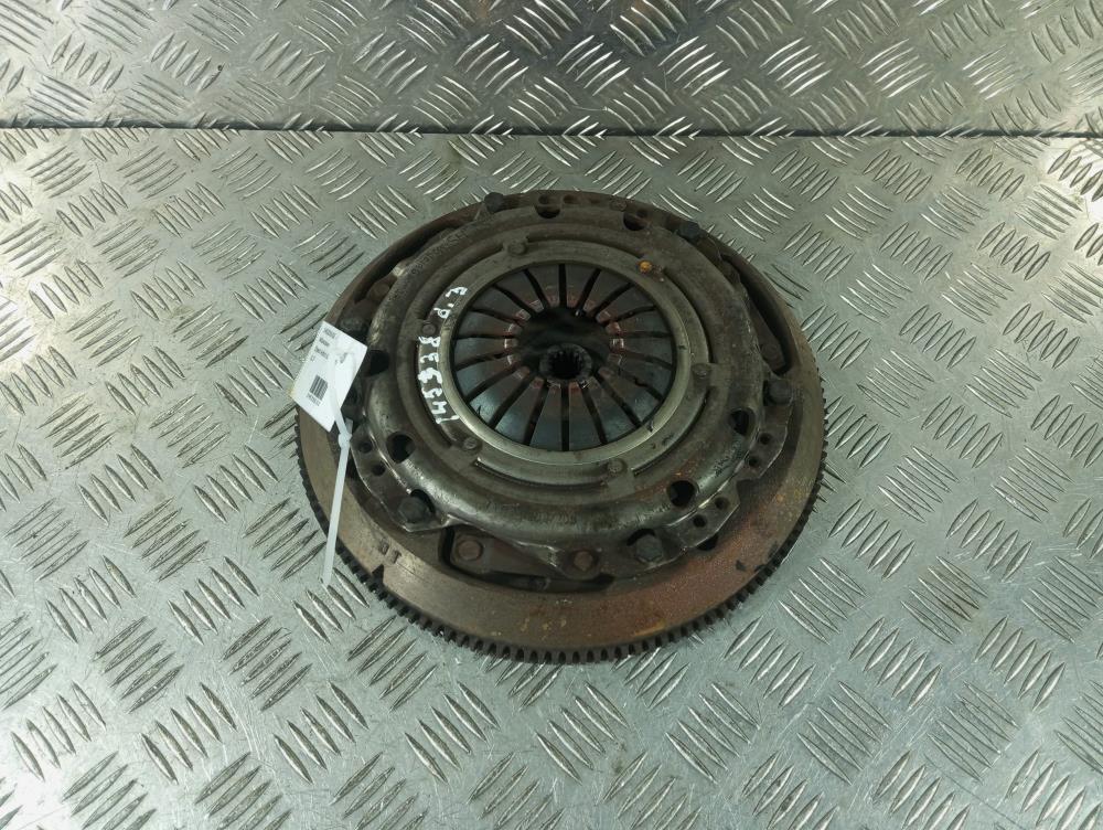 маховик Opel Astra G 1999, цвет - фото №1