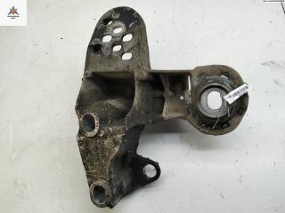 крепление стабилизатора / втулки стабилизатора Volkswagen Passat B5 1998, 1.8 л., бензин, МКПП, красный, универсал, 4B0199351B