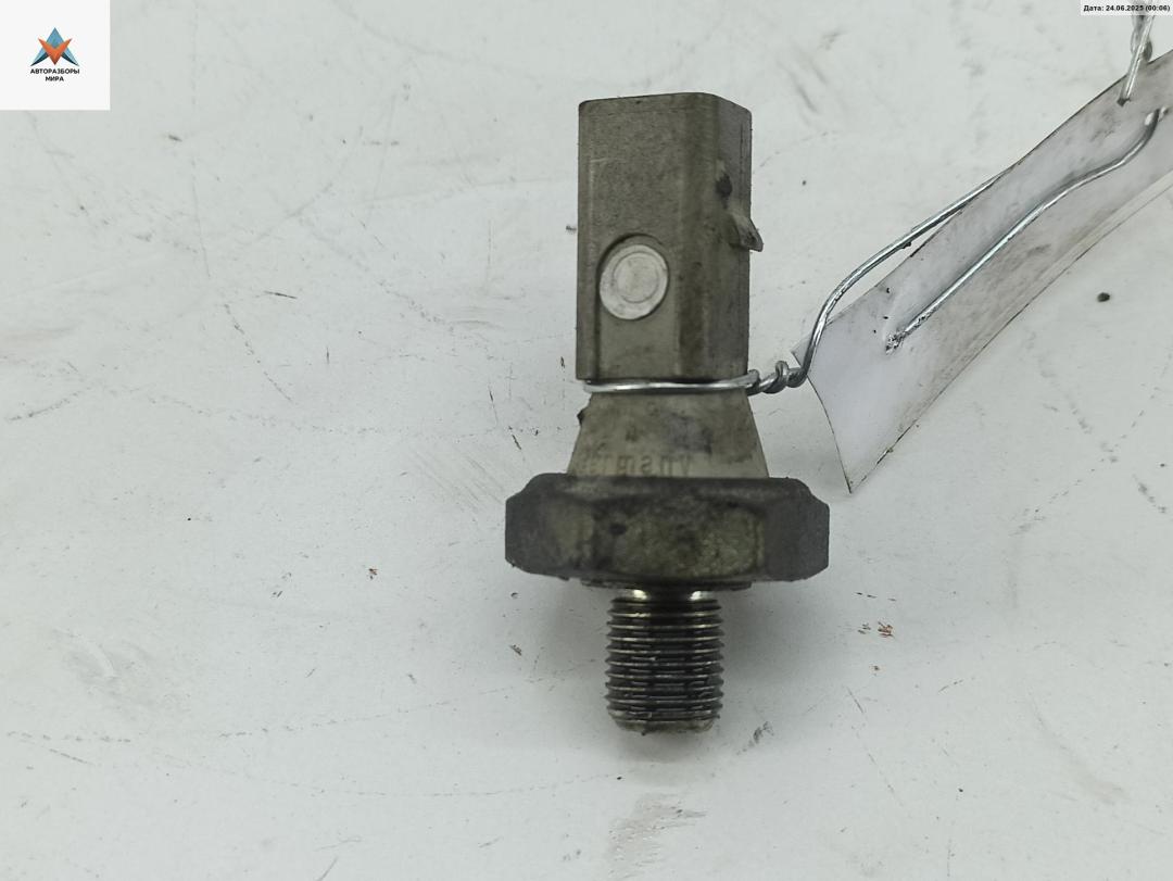 датчик давления масла Audi A6 Allroad Quattro C5 2001, 2.5 л., дизель, АКПП, серый, универсал, 038919081B - фото №1