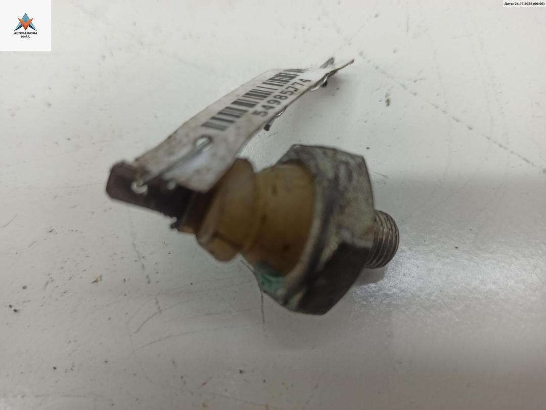 датчик давления масла Audi A8 D2/4D 1996, 4.2 л., бензин, АКПП, серый, седан - фото №1