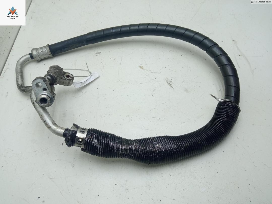 трубка кондиционера Mitsubishi Space Runner 2 поколение 2000, 2.4 л., бензин, МКПП, красный, минивэн - фото №1