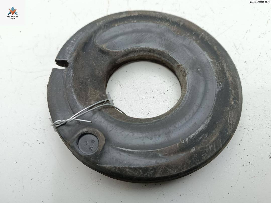 Проставка под пружину переднюю Audi A6 4B/C5 2000, 2.5 л., дизель, АКПП, серый, универсал, 8D0112109D - фото №1