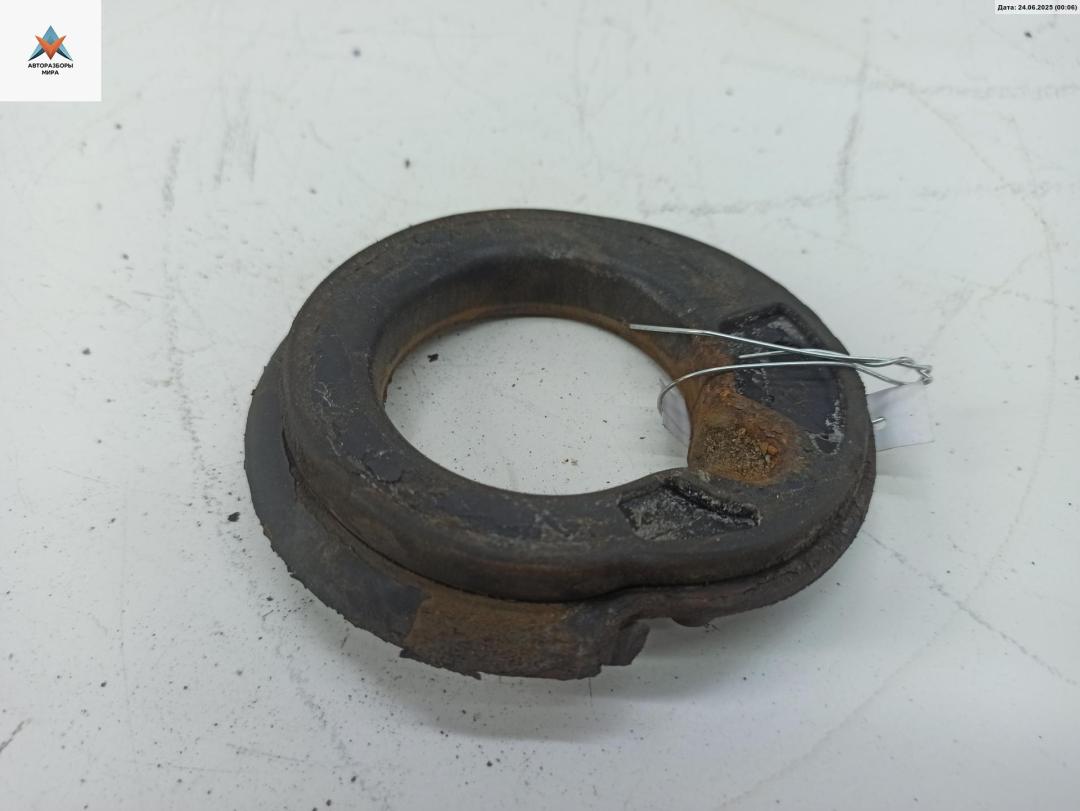 Проставка под пружину переднюю Audi A4 B5 1996, 1.8 л., бензин, МКПП, синий, универсал, 8D0412107B - фото №1