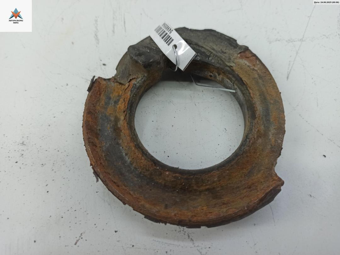 Проставка под пружину переднюю Audi A6 4B/C5 1999, 2.8 л., бензин, АКПП, серый, универсал, 4D0412107B - фото №1