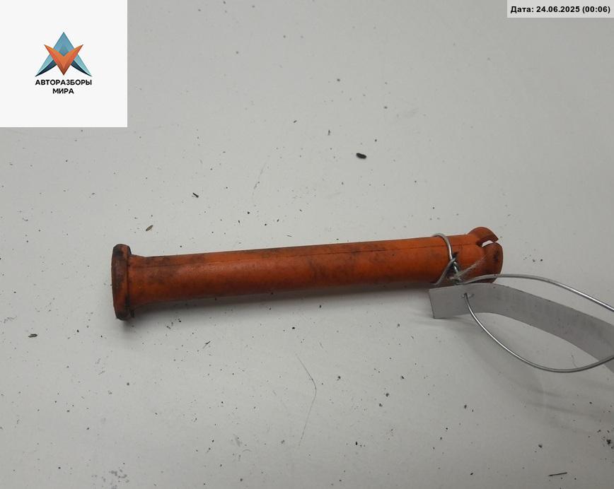 щуп двигателя Volkswagen Golf 5 поколение 2005, 1.4 л., бензин, МКПП, синий, хетчбэк 3 дв., 030115636A - фото №1