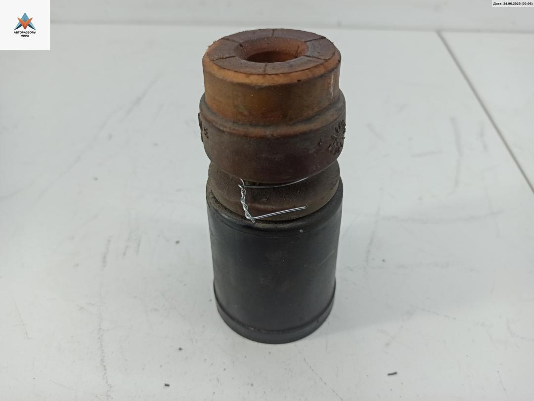 пыльник и отбойник амотртизатора Audi A6 4B/C5 1999, 1.9 л., дизель, МКПП, серый, универсал, 8D0412131E - фото №1