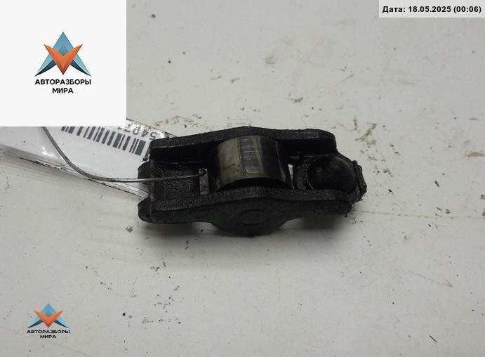 коромысло клапана (рокер) Volkswagen Bora 1 поколение 2001, 1.6 л., бензин, МКПП, синий, седан, AZD - фото №1