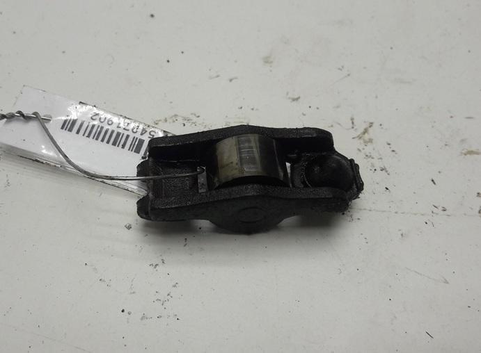 коромысло клапана (рокер) Volkswagen Bora 1 поколение 2001, 1.6 л., бензин, МКПП, синий, седан, AZD - фото №1