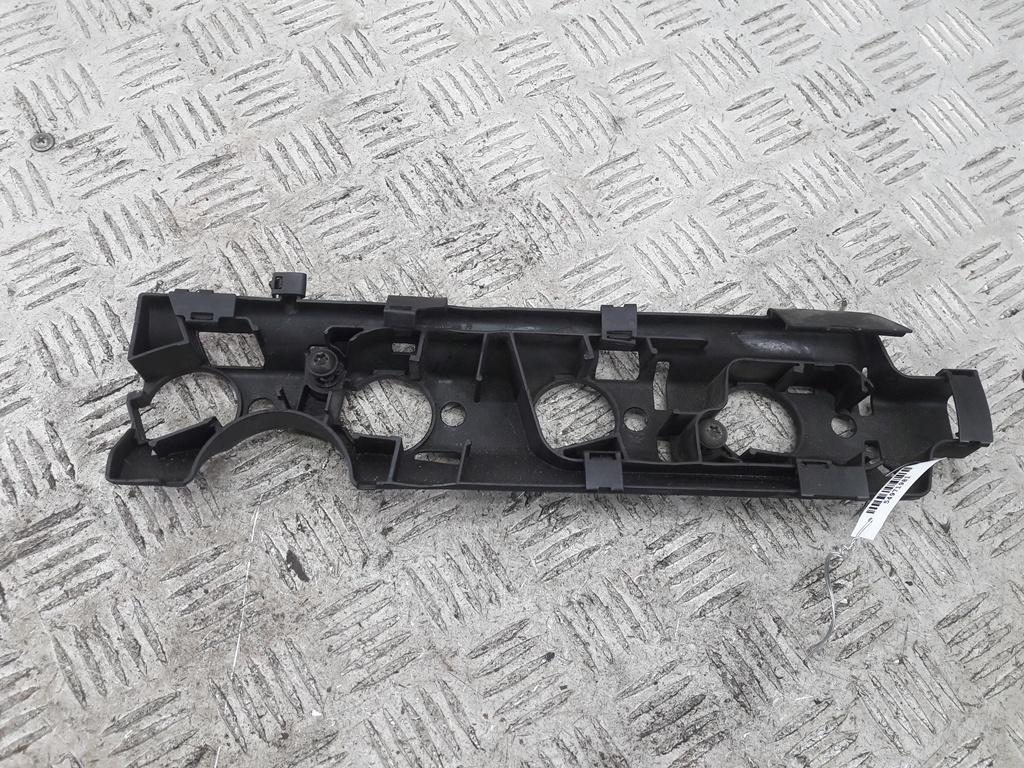 кронштейн (крепление) Volkswagen Bora 2001, 1.6 л., бензин, МКПП, синий, седан, 036971047B