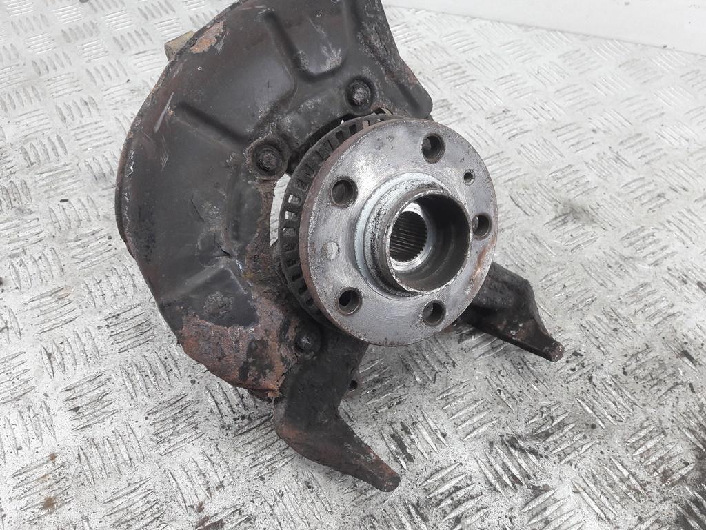 ступица передняя правая Volkswagen Bora 1 поколение 1998, 1.6 л., бензин, МКПП, зелёный, седан, 256 - фото №1