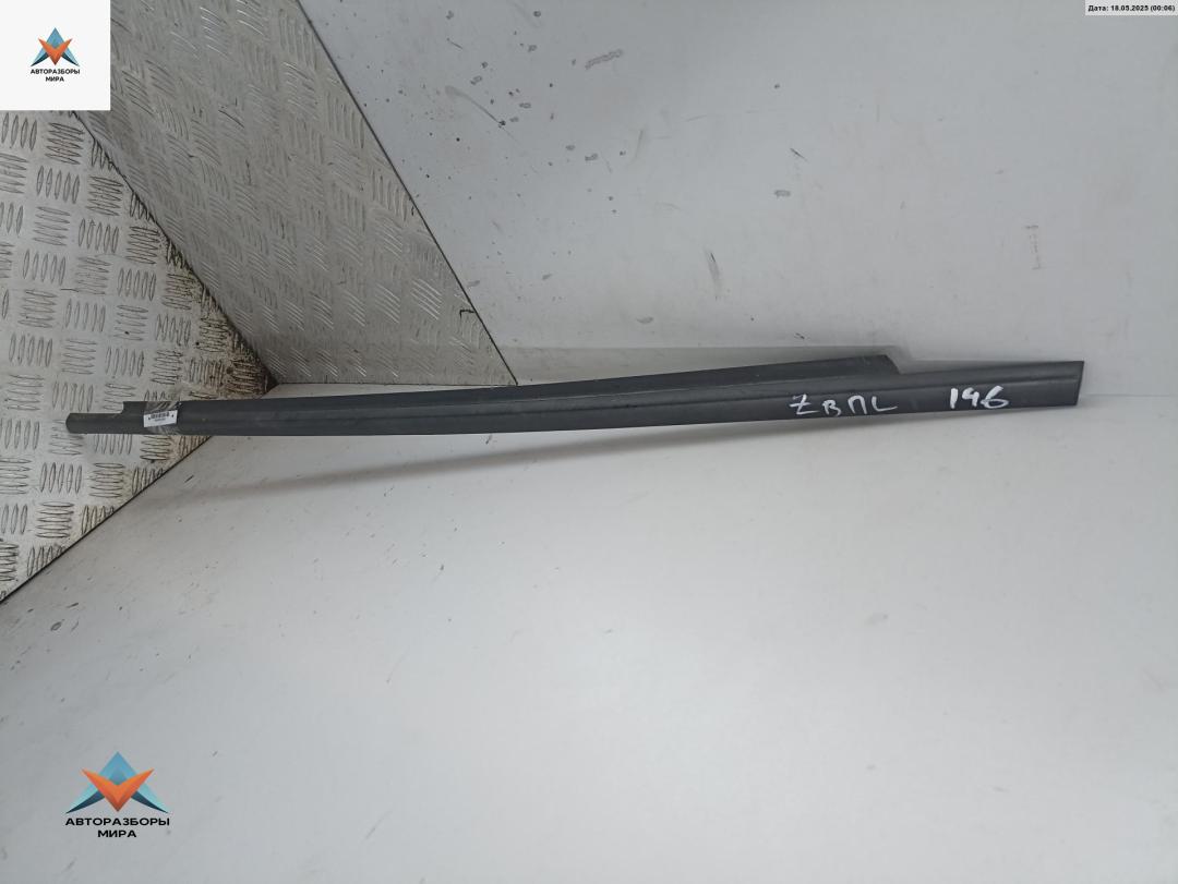 Молдинг стекла двери наружный Opel Zafira 2 поколение (B) 2005, 2.2 л., бензин, МКПП, серый, минивэн, 013132097 - фото №1