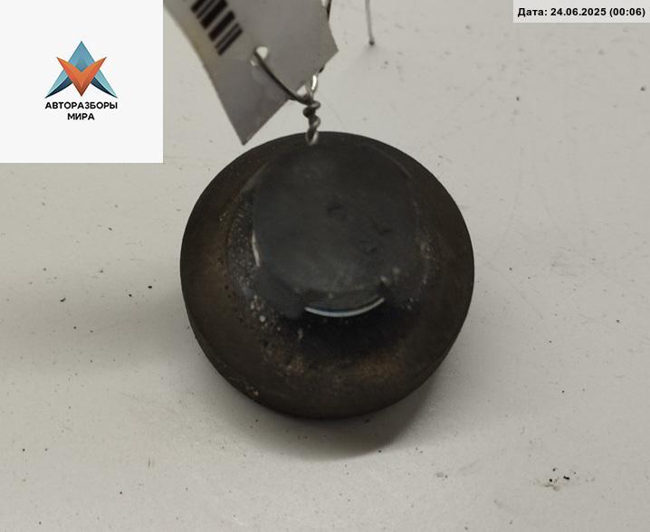 кронштейн радиатора Audi A4 B5 1995, 1.6 л., бензин, МКПП, красный, седан, 8D0121275 - фото №1