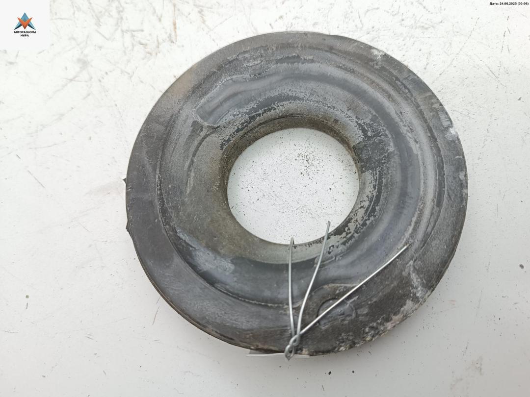 Проставка под пружину переднюю Audi A6 4B/C5 1998, 2.5 л., дизель, АКПП, зелёный, универсал, 8D0412109B - фото №1