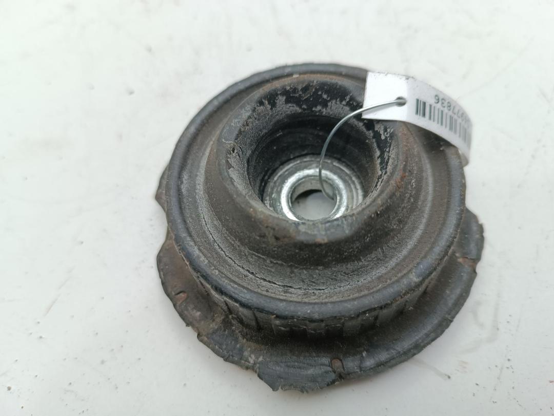 Опора амортизатора переднего (верхняя) Audi A6 4B/C5 1997, 2.8 л., бензин, АКПП, серый, седан, 4D0412377F - фото №1