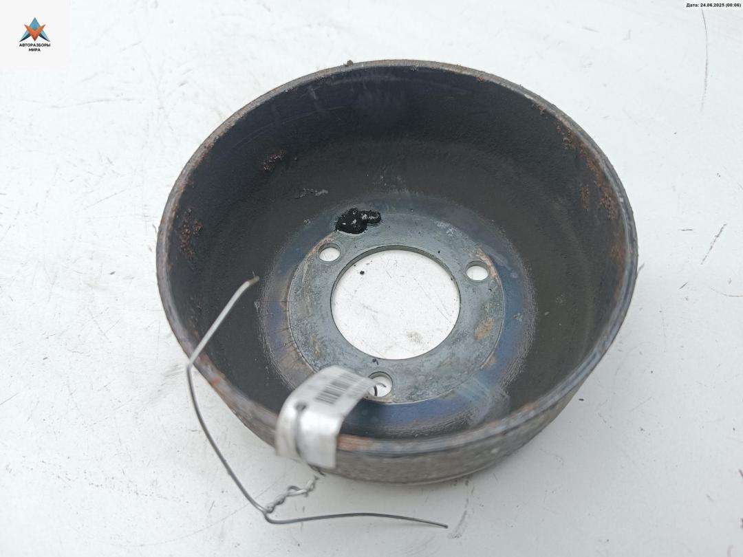 шкив помпы Audi A4 B6 2002, 2.5 л., дизель, АКПП, серый, универсал, 059119145A - фото №1