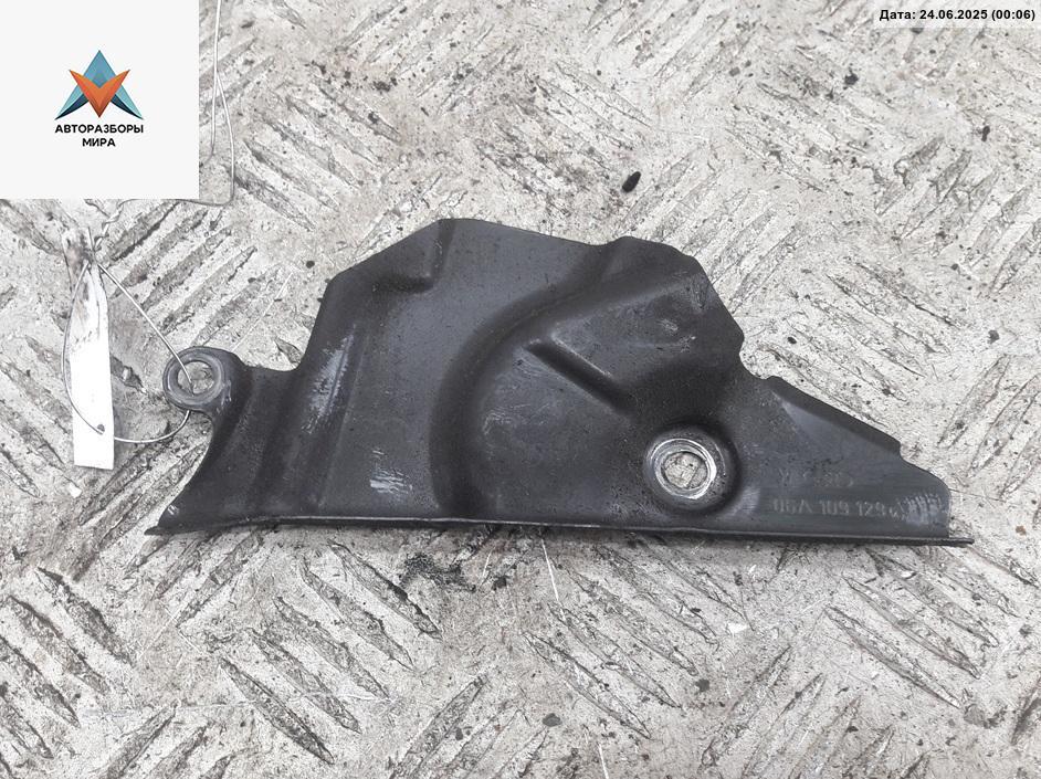 защита (кожух) ремня ГРМ Volkswagen Golf 4 поколение 1998, 2.0 л., бензин, АКПП, серый, хетчбэк 5 дв., 06A109129A - фото №1