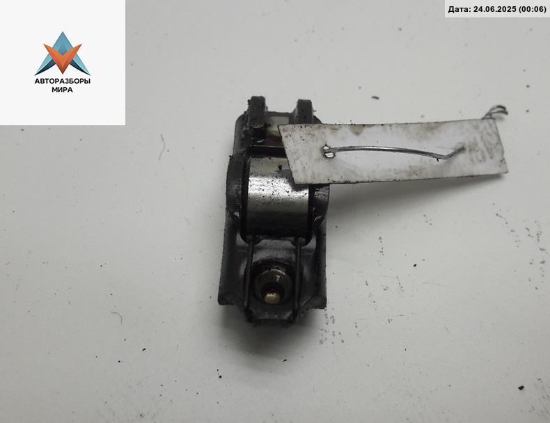 коромысло клапана (рокер) Volkswagen Golf 4 поколение 2001, 1.4 л., бензин, МКПП, серый, хетчбэк 5 дв., AXP - фото №1