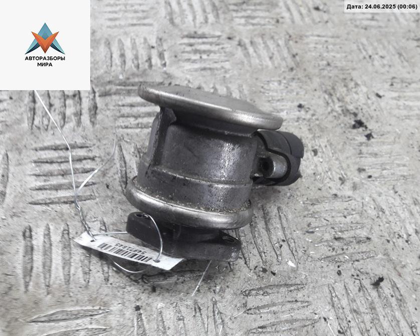 клапан EGR Volkswagen Golf 4 поколение 2001, 1.4 л., бензин, МКПП, серый, хетчбэк 5 дв., 037131351C - фото №1