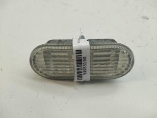повторитель передний правый Volkswagen Passat B5 1998, 1.6 л., бензин, МКПП, зелёный, универсал, 1J5949117